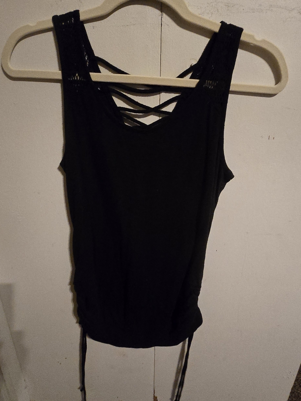 Black Crisscross Back Women's Tank Top